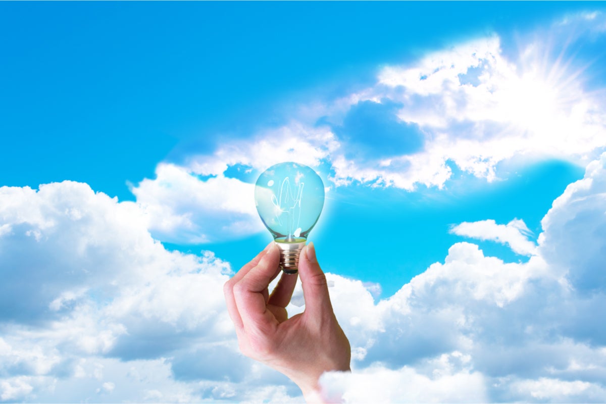 IDGConnect_cloud_falter_straight_lightbulb_shutterstock_1753054433_1200x800