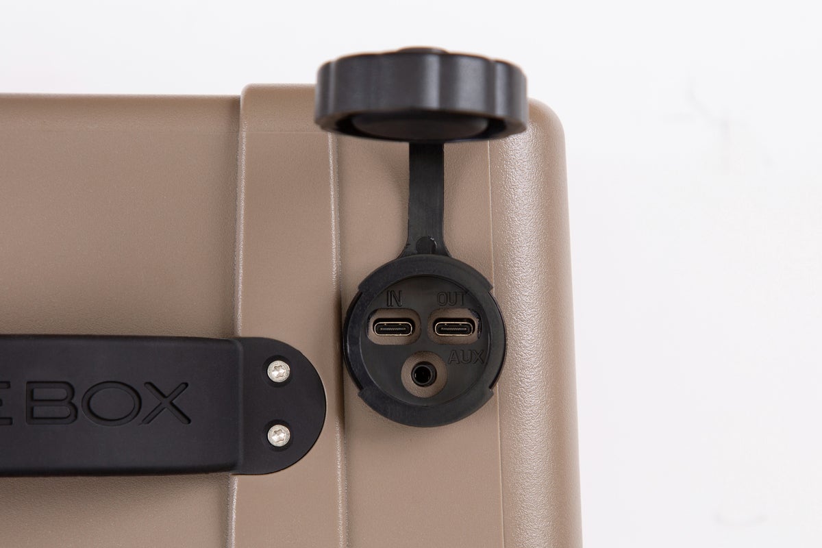 turtlebox usb c ports