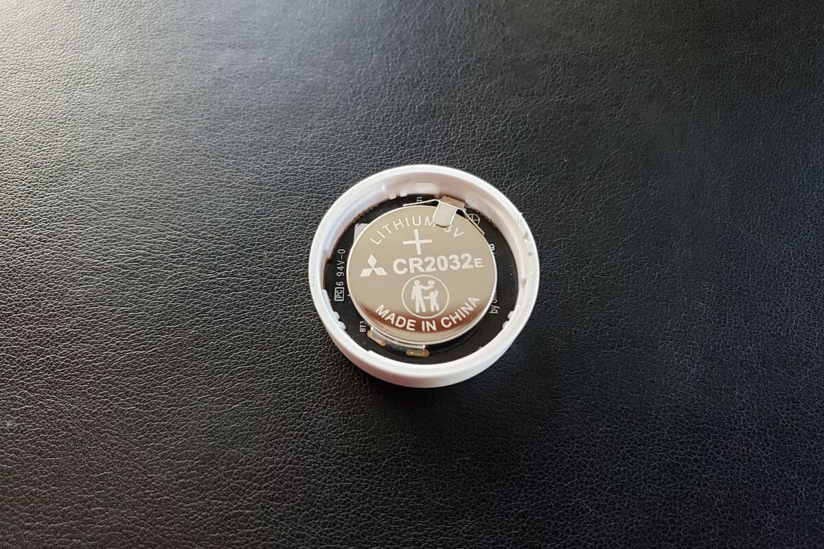 flic 2 buttons are powered by cr 2032 coin cell batteries
