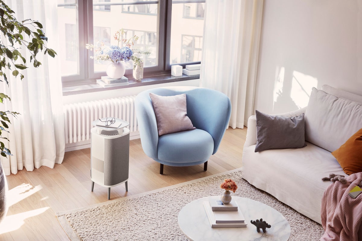 Blueair DustMagnet 5440i in a living room