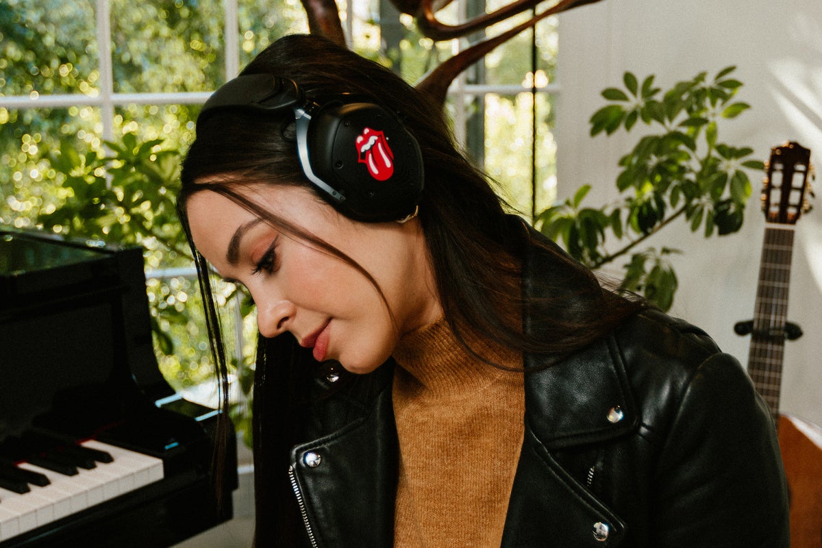 v moda crossfire wireless class licks