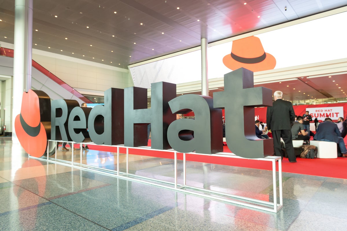 Read more about the article Purple Hat Linux revs streamline container administration