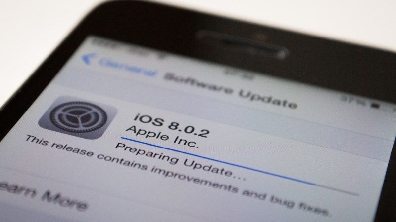 Apple forced to pull iOS 8 update