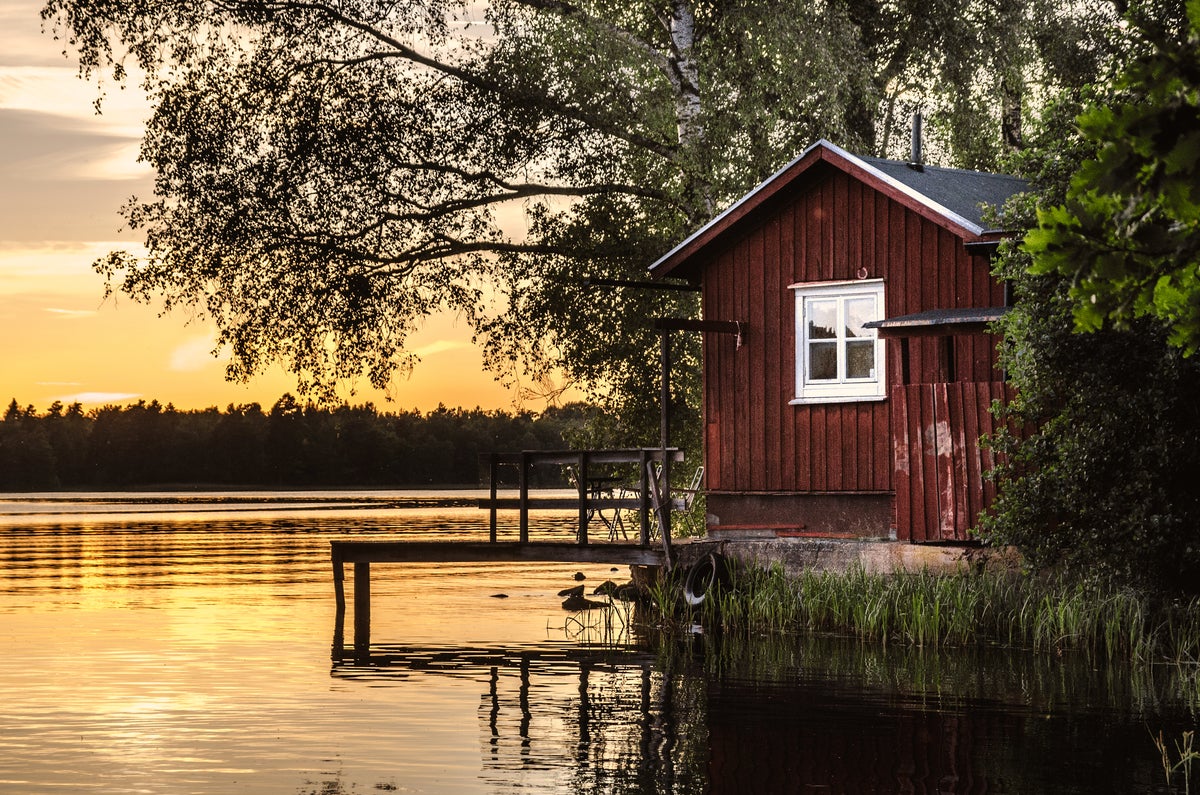 Swedish red lakehouse